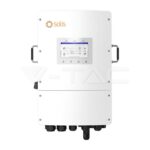 Invertor hibrid Solis alb 12kWh S6-EH3P12K02-NV-YD-L Trifazat de joasă tensiune, cu un afișaj digital și mai multe porturi în partea de jos.